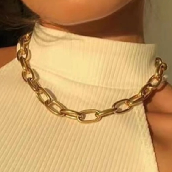 Luxe Gold Tone Chunky Chain Necklace - Picture 4 of 5